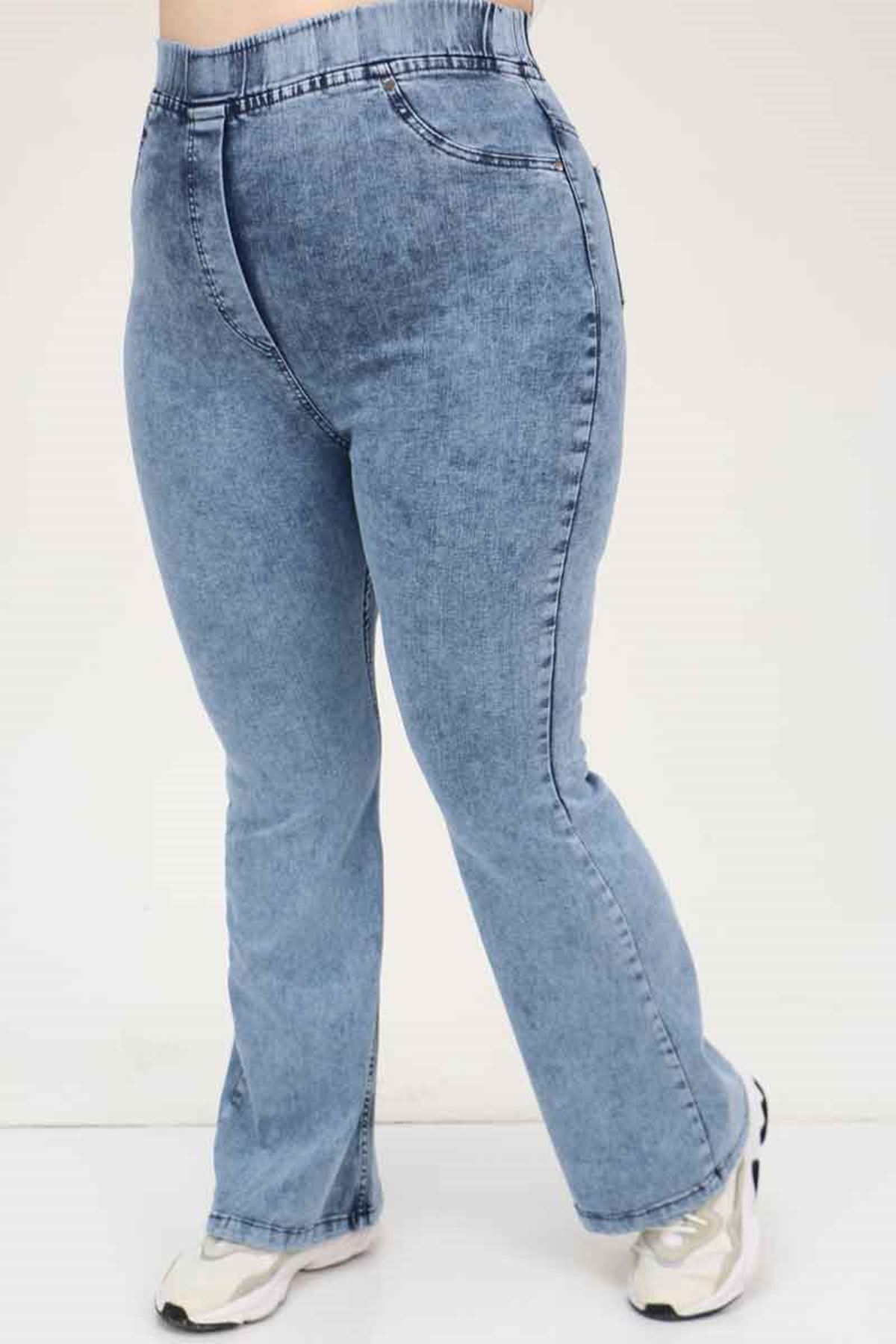 9137-17 Büyük Beden Beli Lastikli İspanyol Paça  Kot Pantolon - Kar Yıkama Mavi