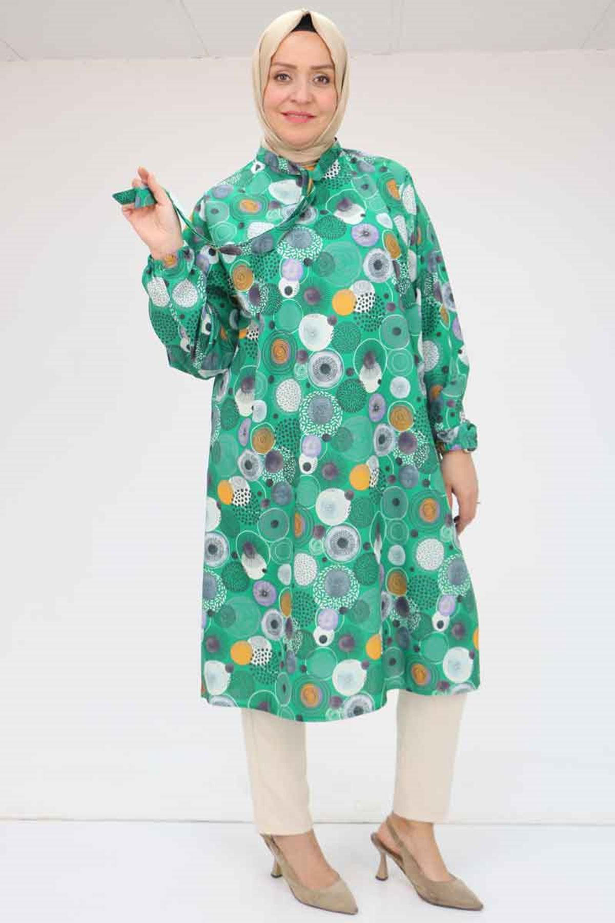 F-58023 Büyük Beden Yakası Bağlamalı Jesica Tunik - Daire Desen Beneton