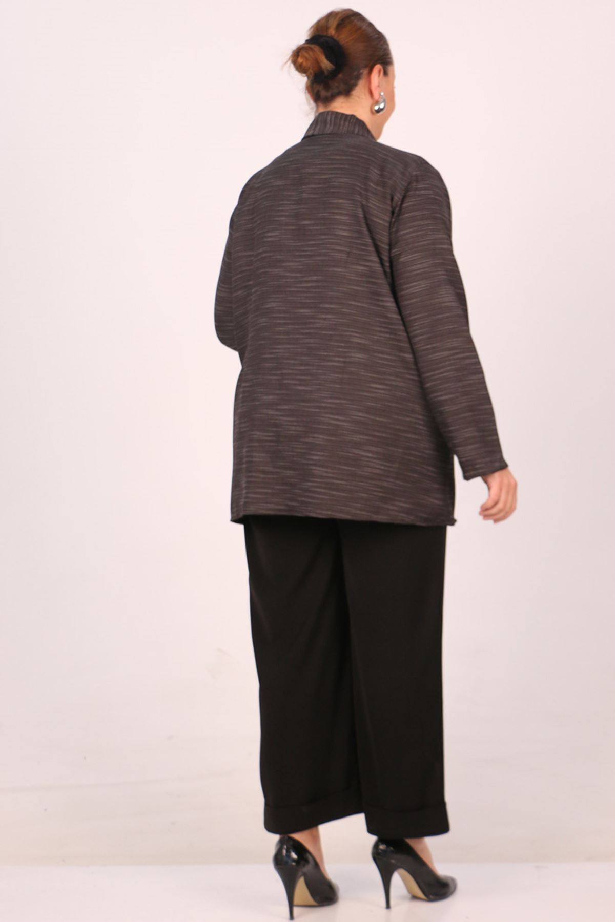 F-43021 Büyük Beden Çıkabilir Broş'lu Dokuma Kumaş Kısa Ceket-Kırçıllı Siyah