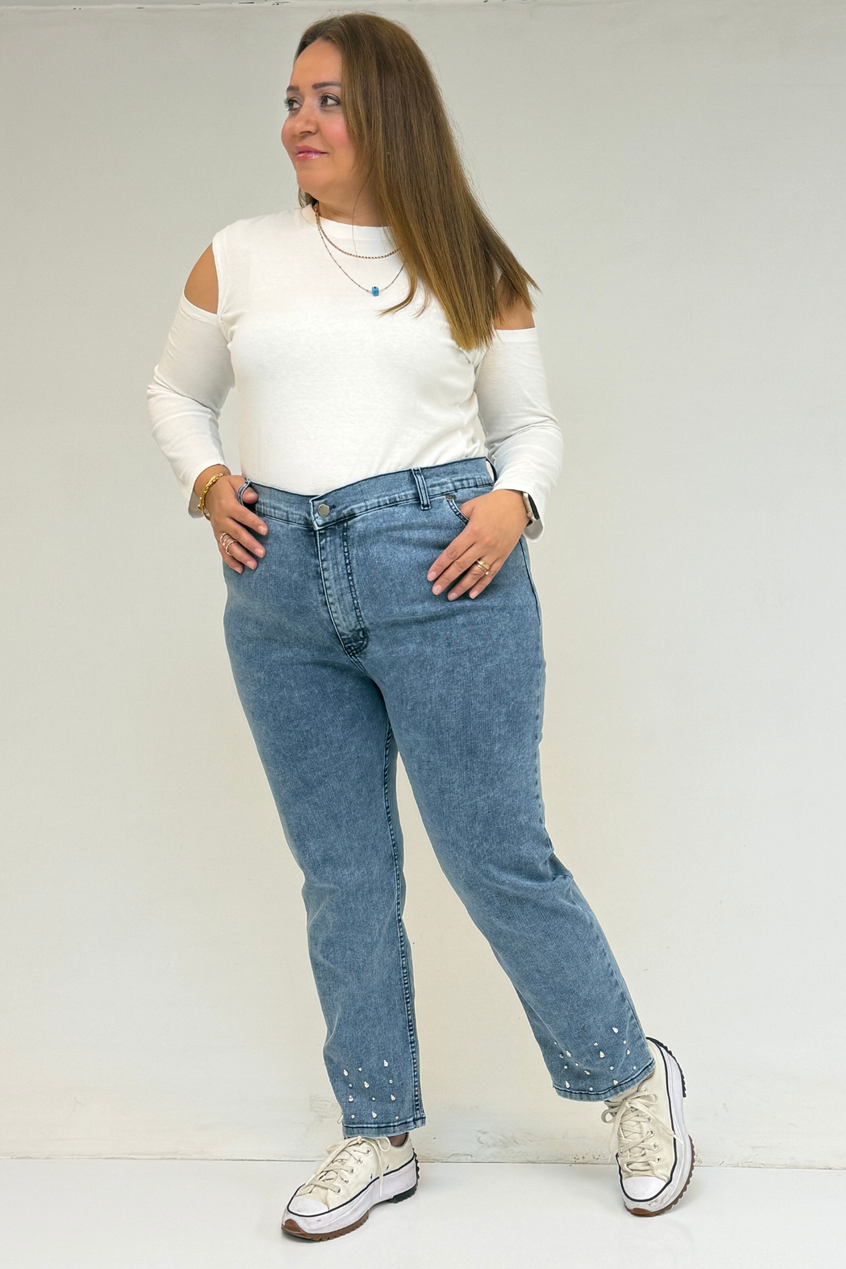 59044 Büyük Beden Paçası Taş Detaylı Boru Paça Kot Pantolon - Kar Yıkama Buz Mavi