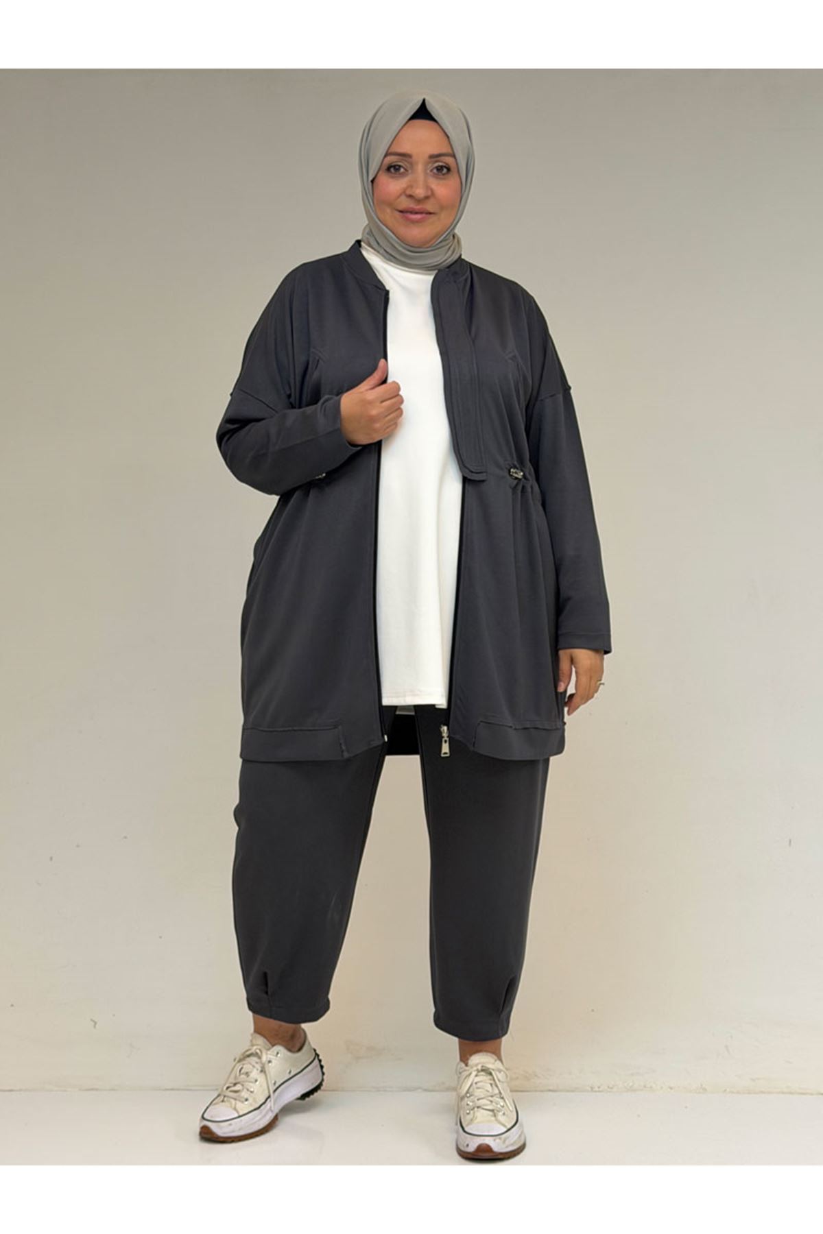 47076 Büyük Beden Belinde Lastik Detaylı Yarım Patlı Pantolonlu Takım - Antrasit