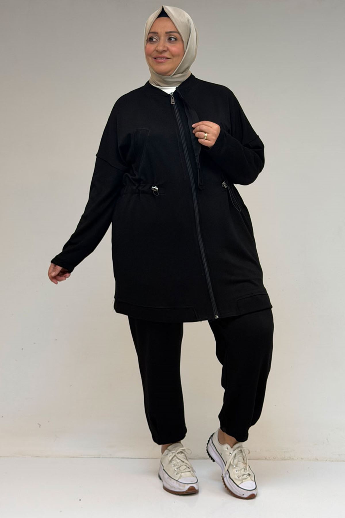 47076 Büyük Beden Belinde Lastik Detaylı Yarım Patlı Pantolonlu Takım - Siyah