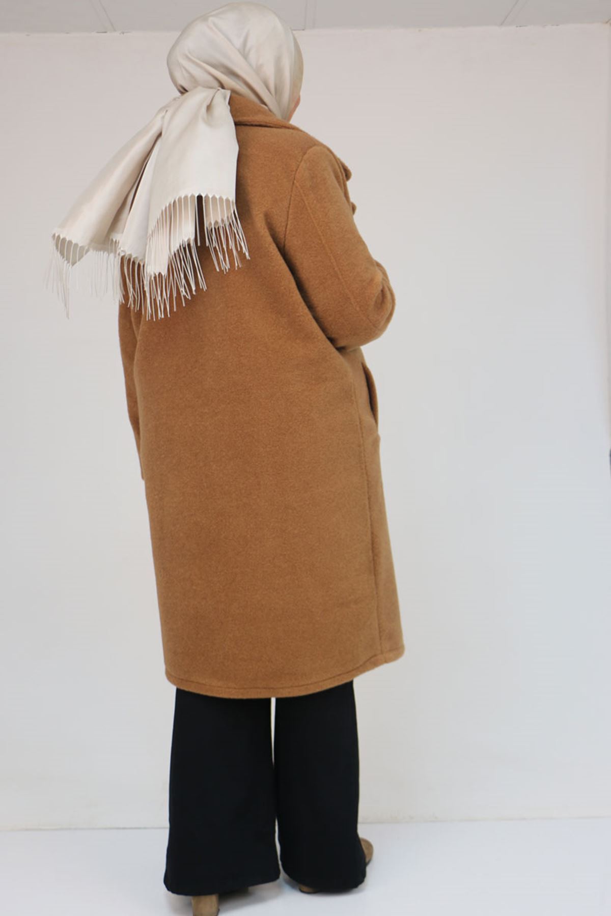 33059 Büyük Beden Düğme Detaylı Keçe Kaban - Taba