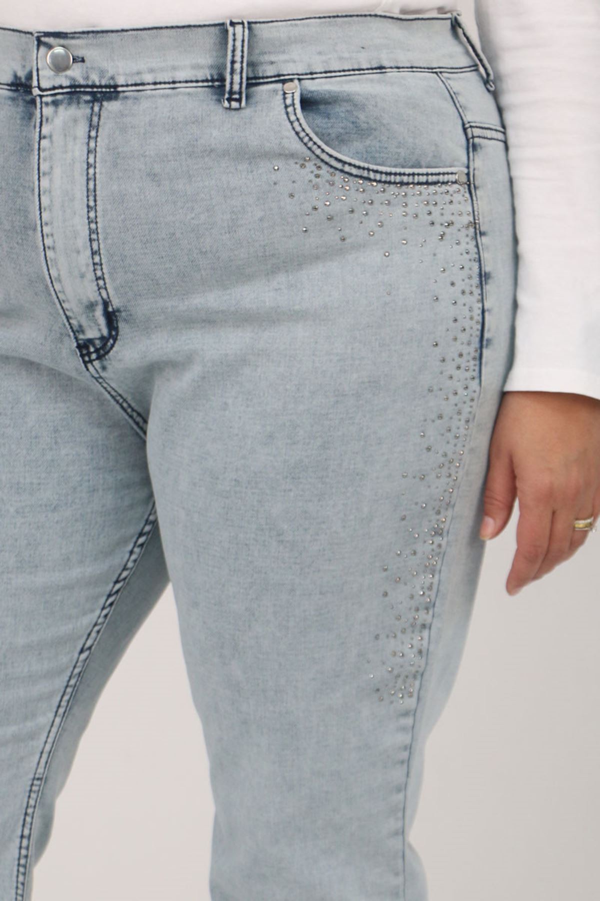 9204-1 Büyük Beden Kemerli Taş Detaylı Kot Pantolon - Kar Yıkama Buz Mavi