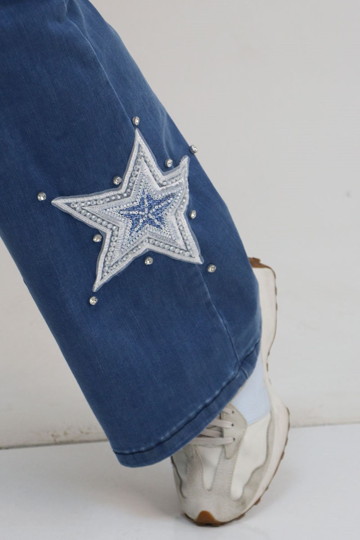 59033 Büyük Beden İspanyol Paça Aksesuar Detaylı Kot Pantolon - Mavi