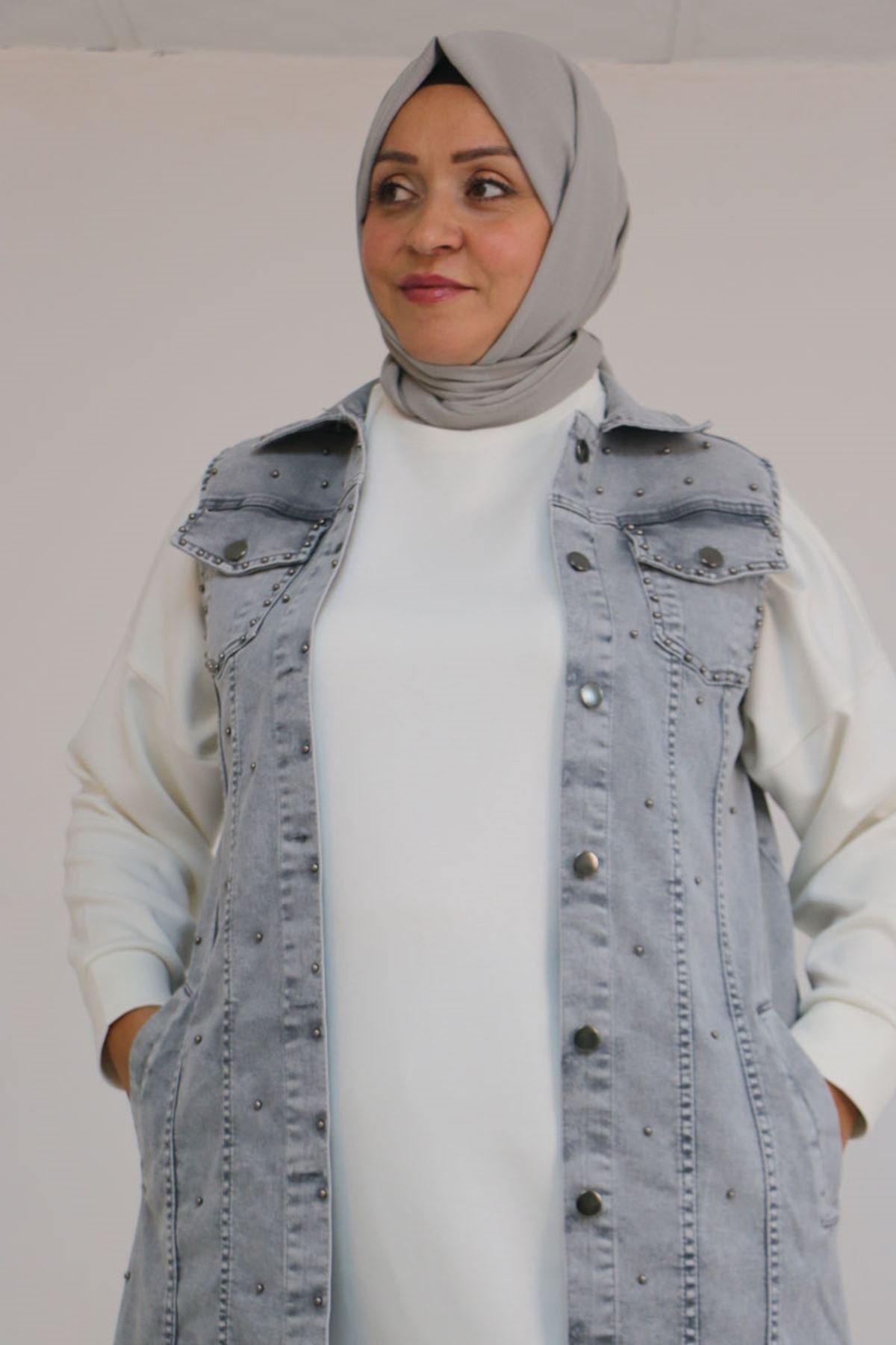 54007 Büyük Beden Çift Cepli İnci Çakmalı Kot Yelek - Kar Yıkama Gri