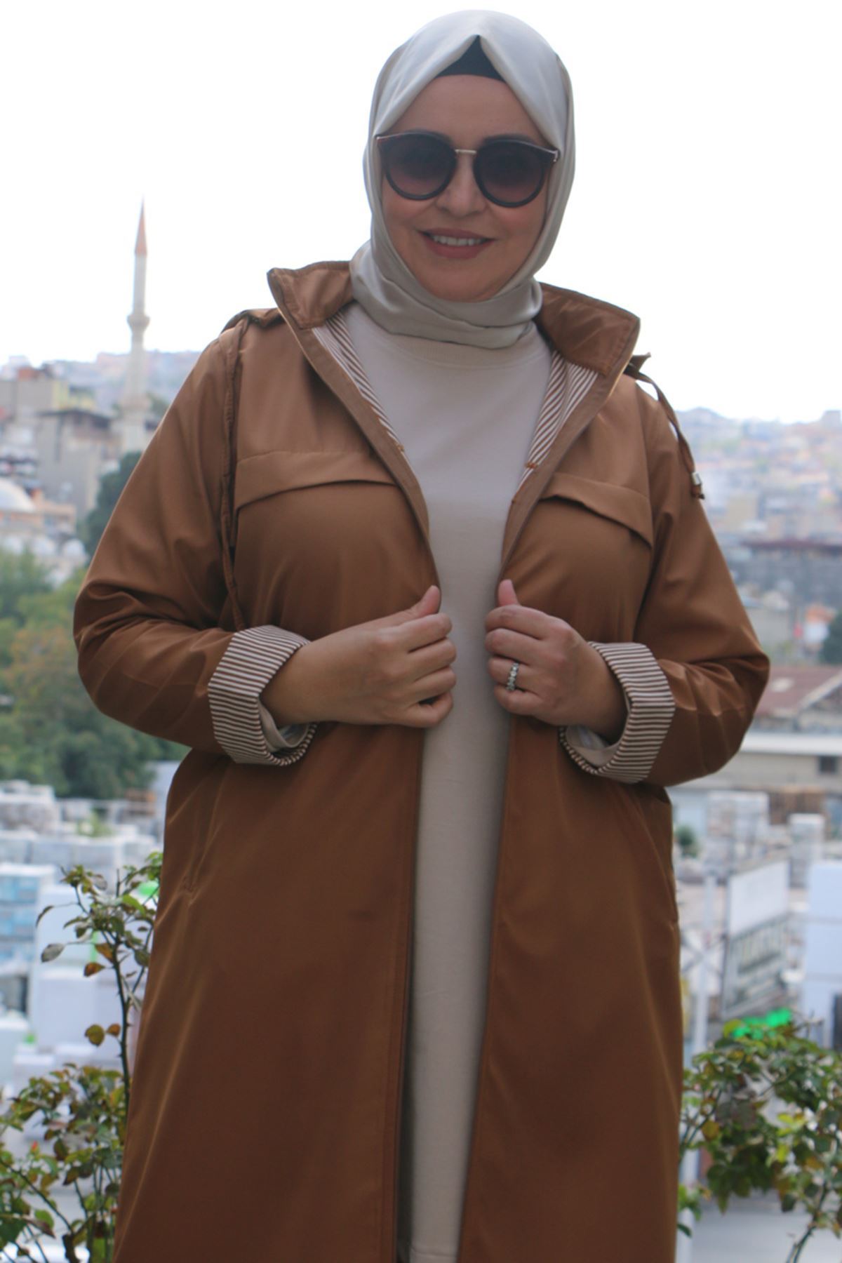 33068 Büyük Beden Kapüşonlu Bondit Kap- Camel