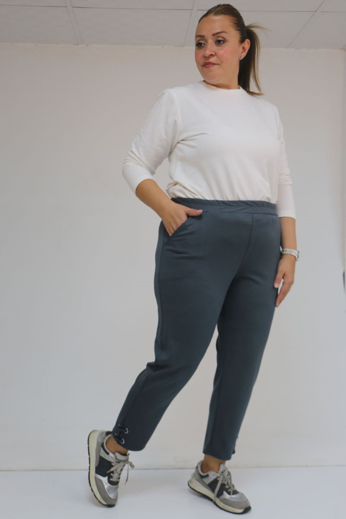 59012 Büyük Beden Paçasında Kuş Gözü Detaylı Modal Pantolon - Antrasit