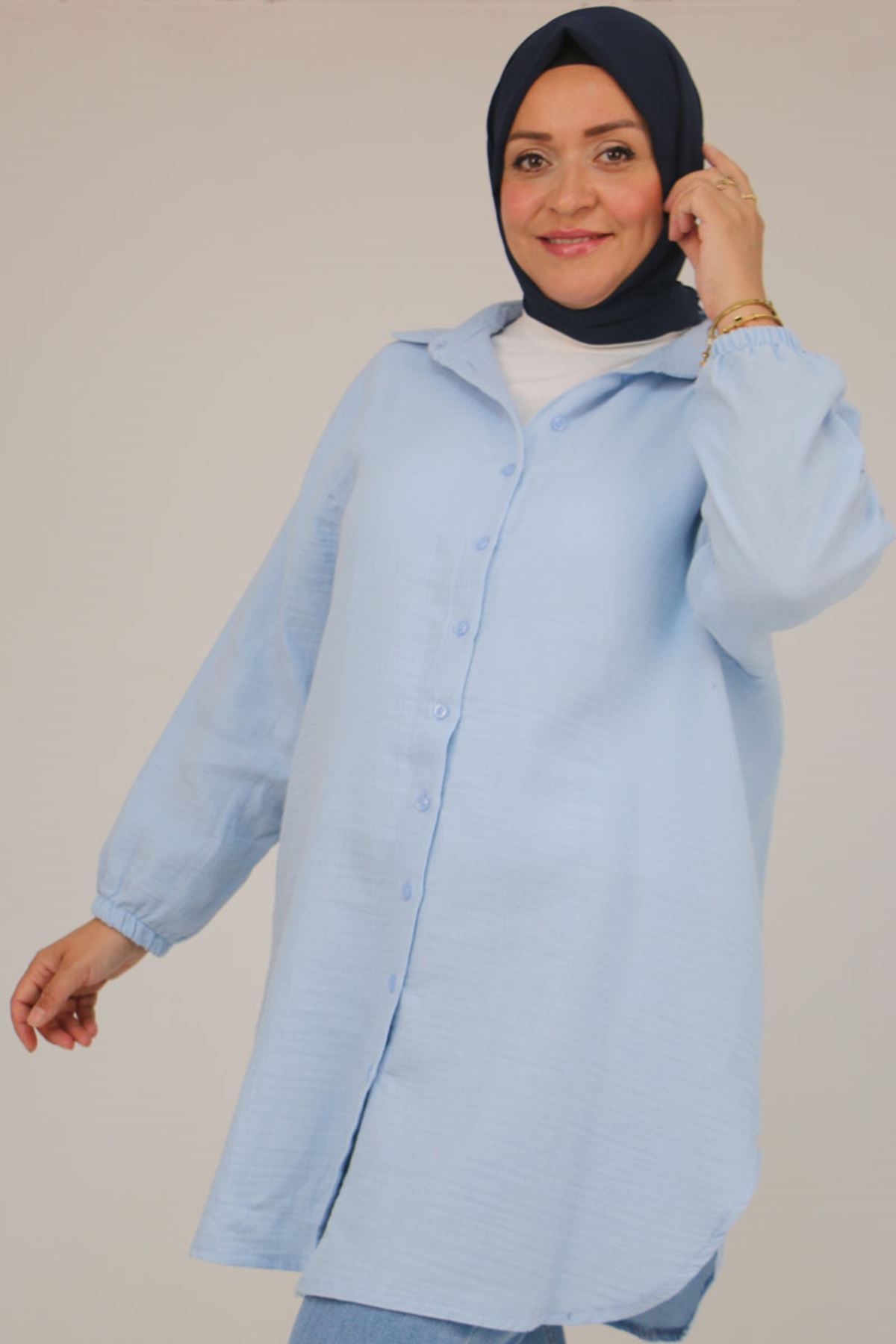 58091 Büyük Beden Kolları Lastikli Müslin Gömlek - Açık Mavi