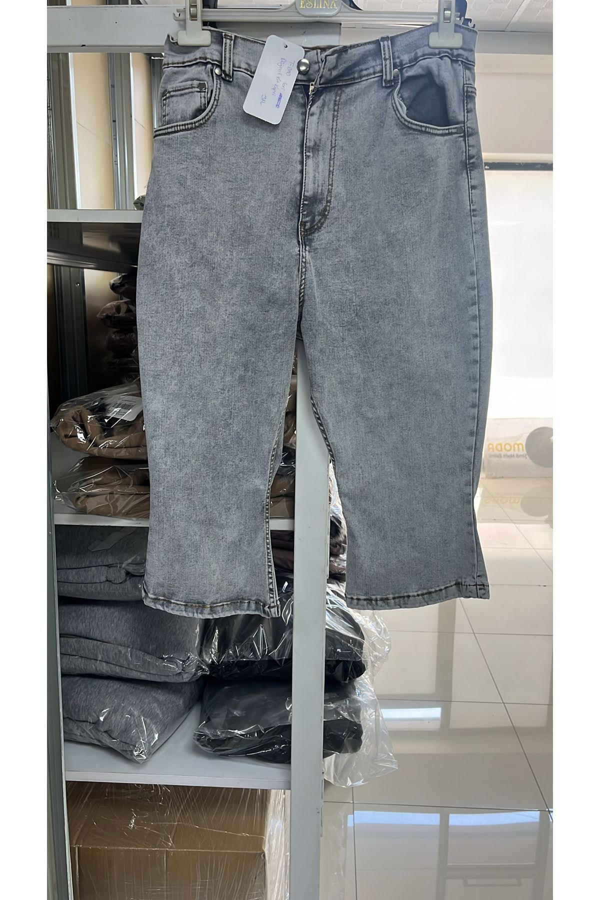 T-9110 Büyük Beden Düğmeli  Kot Kapri - Gri