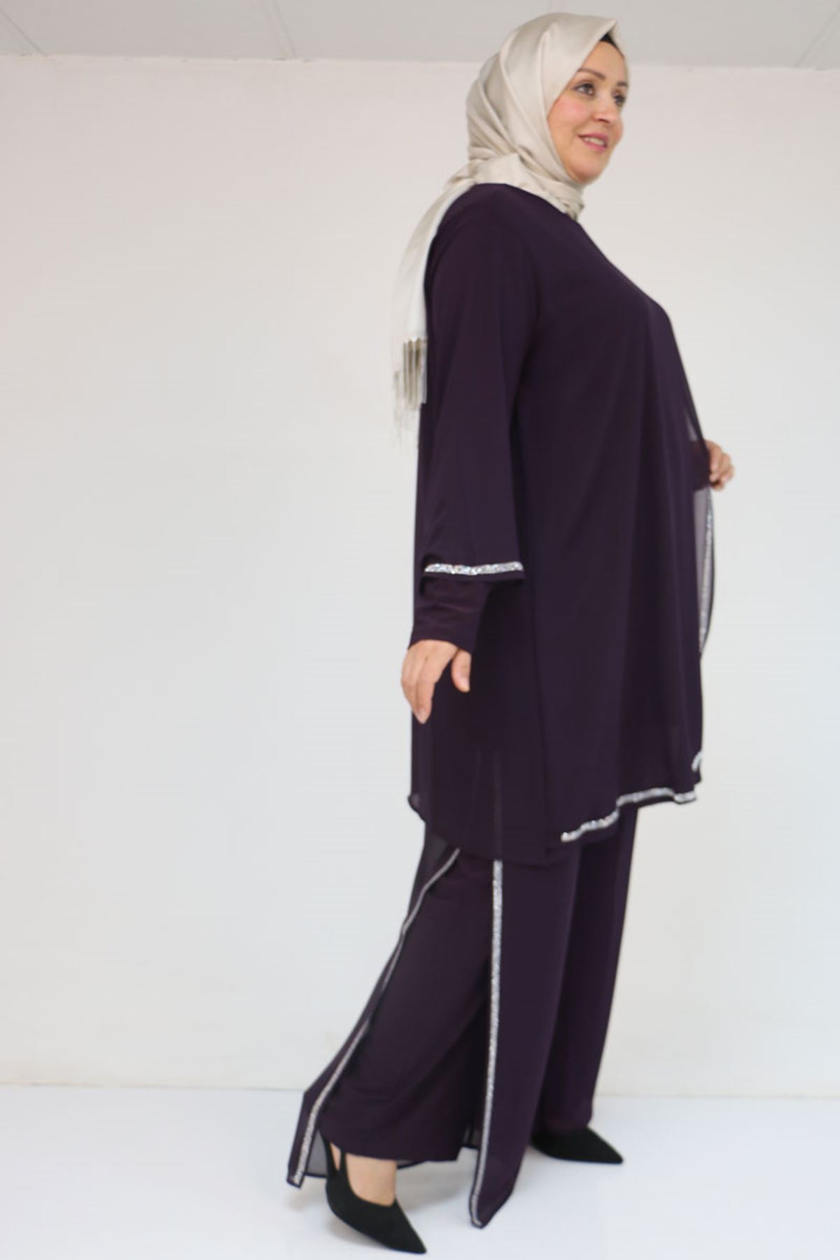 47064 Büyük Beden Taş Baskı Detaylı Sandy Şifon Pantolonlu Takım - Mürdüm