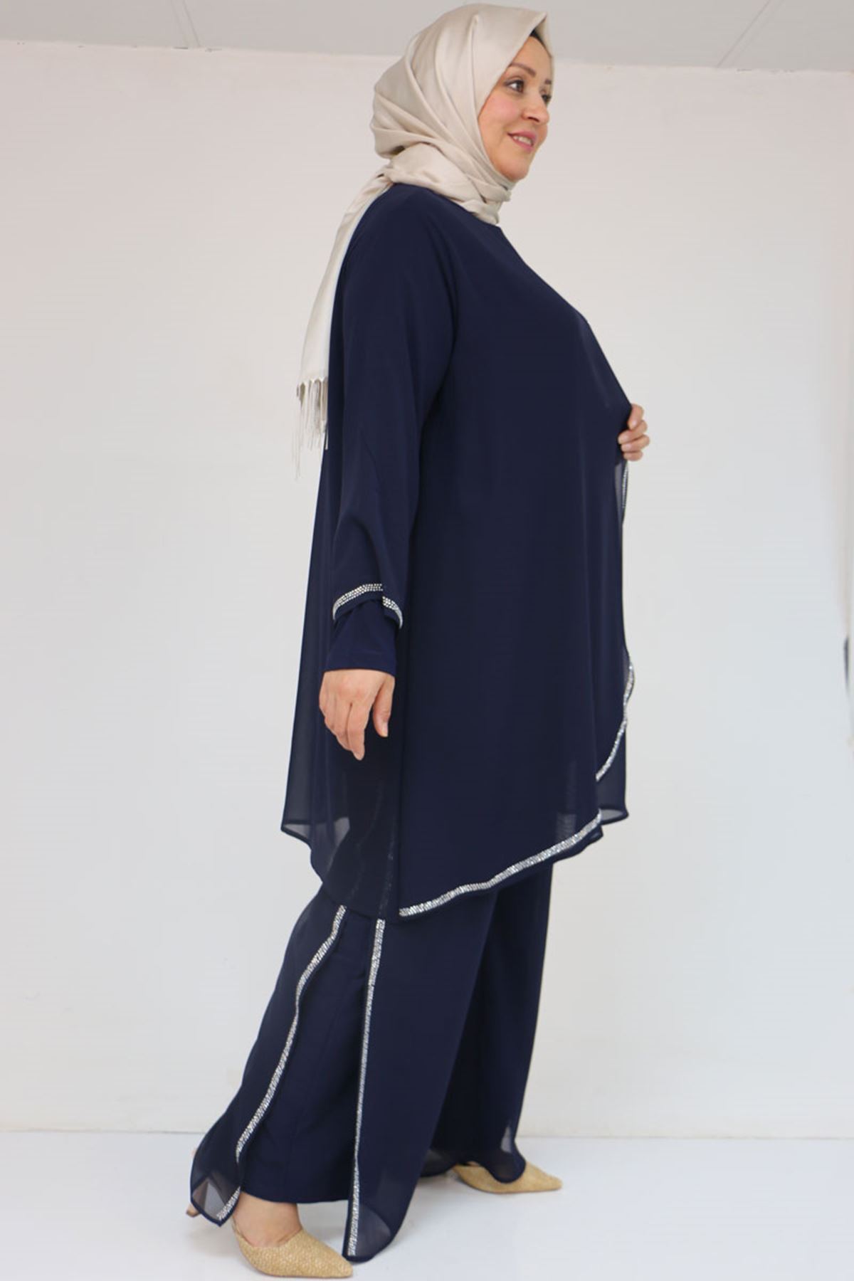 47064 Büyük Beden Taş Baskı Detaylı Sandy Şifon Pantolonlu Takım - Lacivert