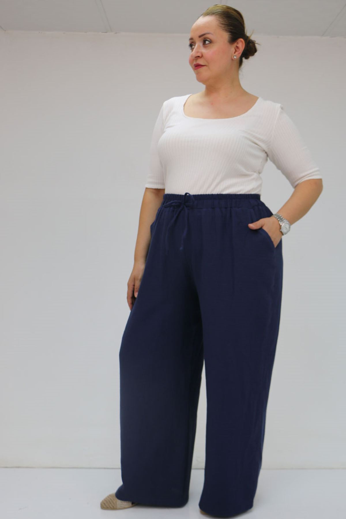 59021 Büyük Beden Beli Lastikli Müslin Bol Paça Pantolon - Lacivert