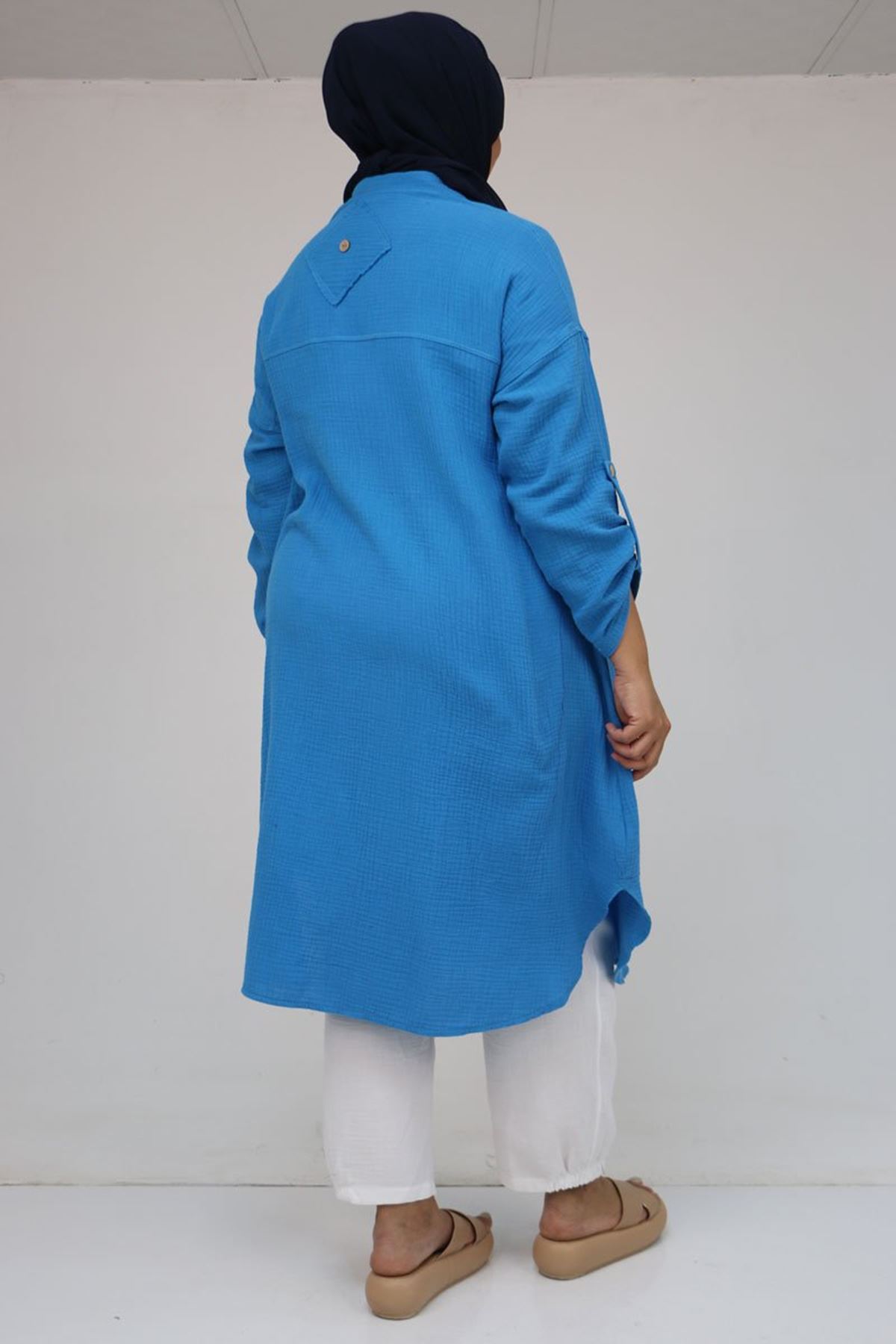 58071-1 Büyük Beden Önleri Torba Cepli Müslin Gömlek - Mavi