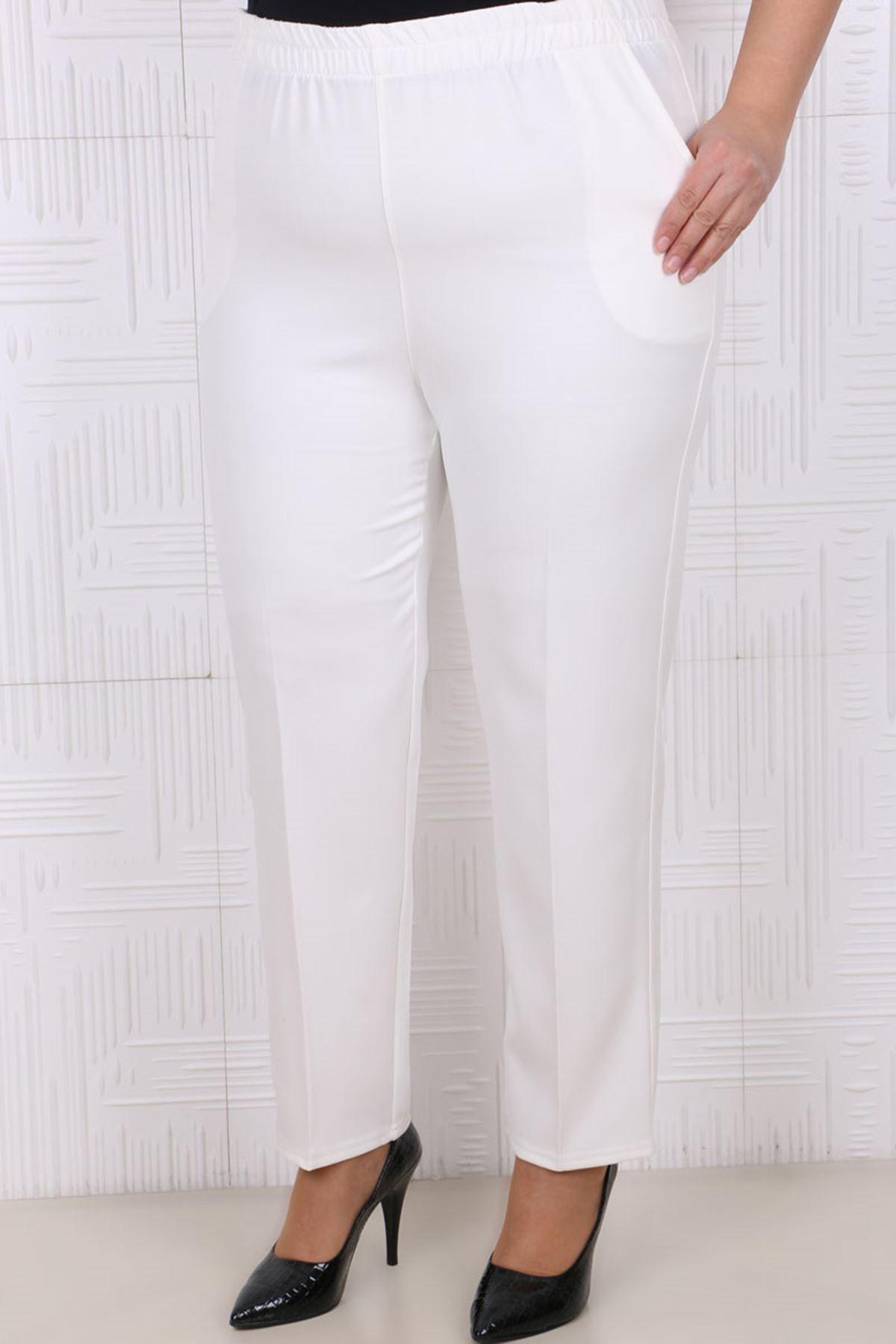 D-9025 Büyük Beden Defolu Beli Lastikli Boru Paça Pantolon - Ekru