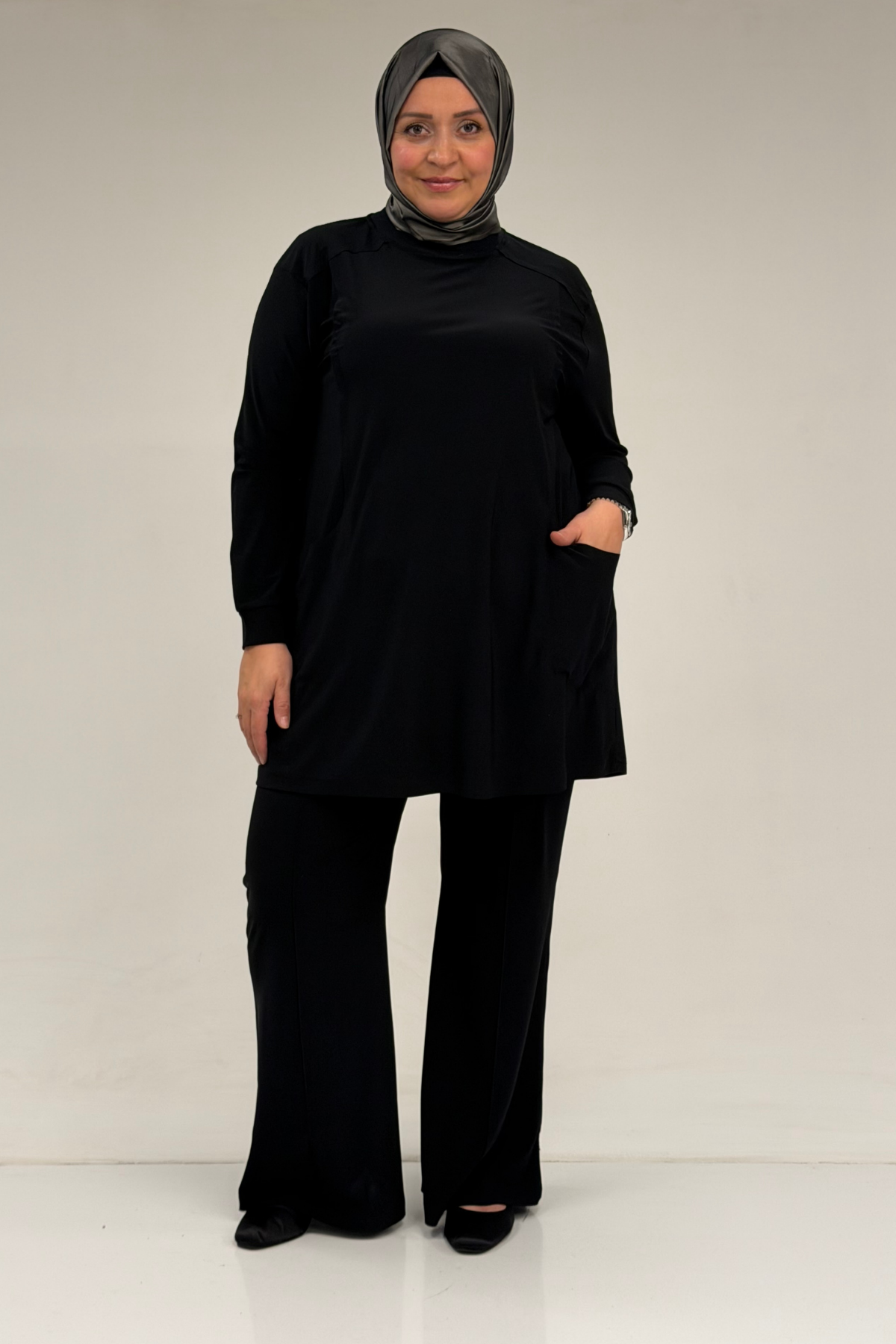 67031 Büyük Beden Yanları Cep Detaylı Pantolonlu Sandy Takım - Siyah