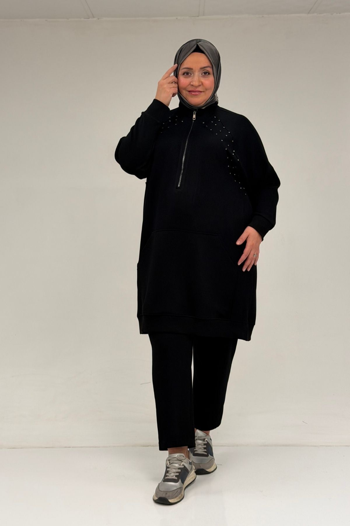 47088 Büyük Beden Omzu Taş Detaylı Pantolonlu Takım - Siyah