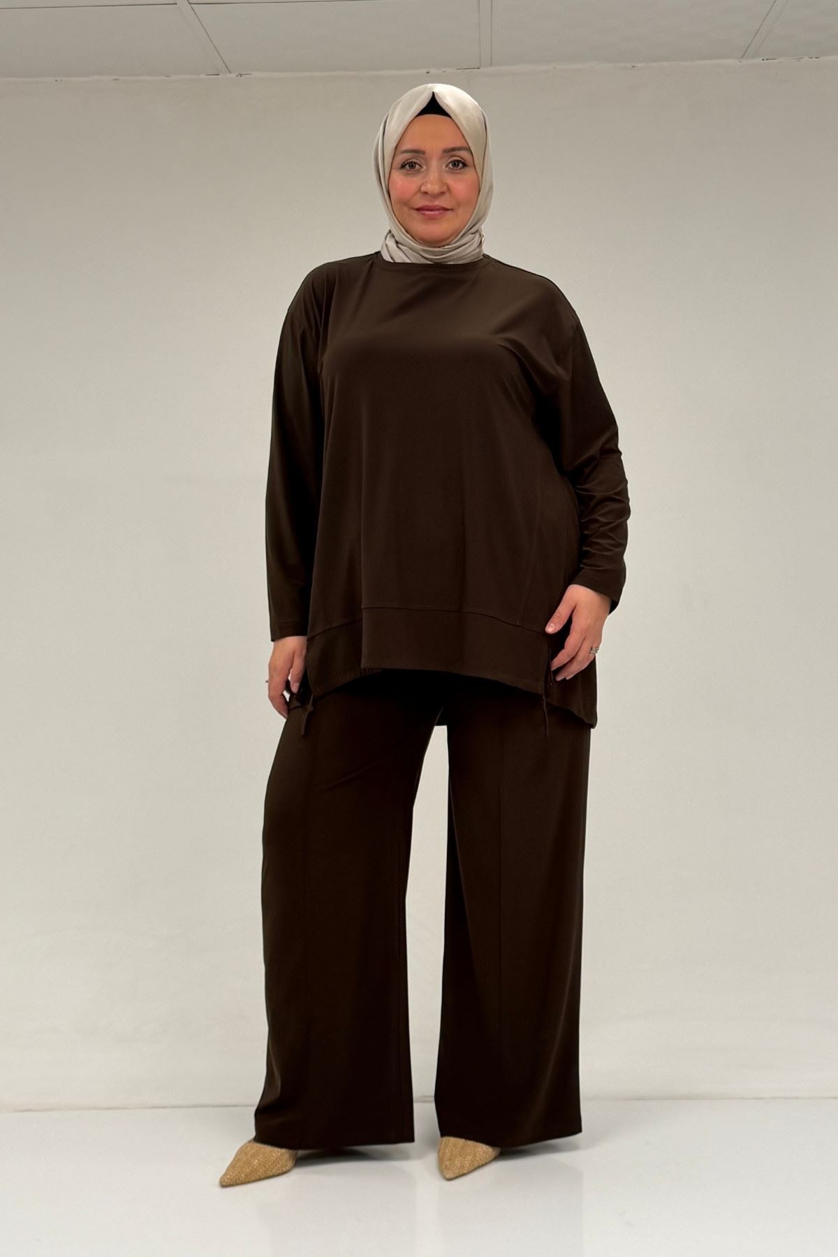 67033 Büyük Beden  Etek Ucu Parçalı Sandy Pantolonlu Takım - Kahve