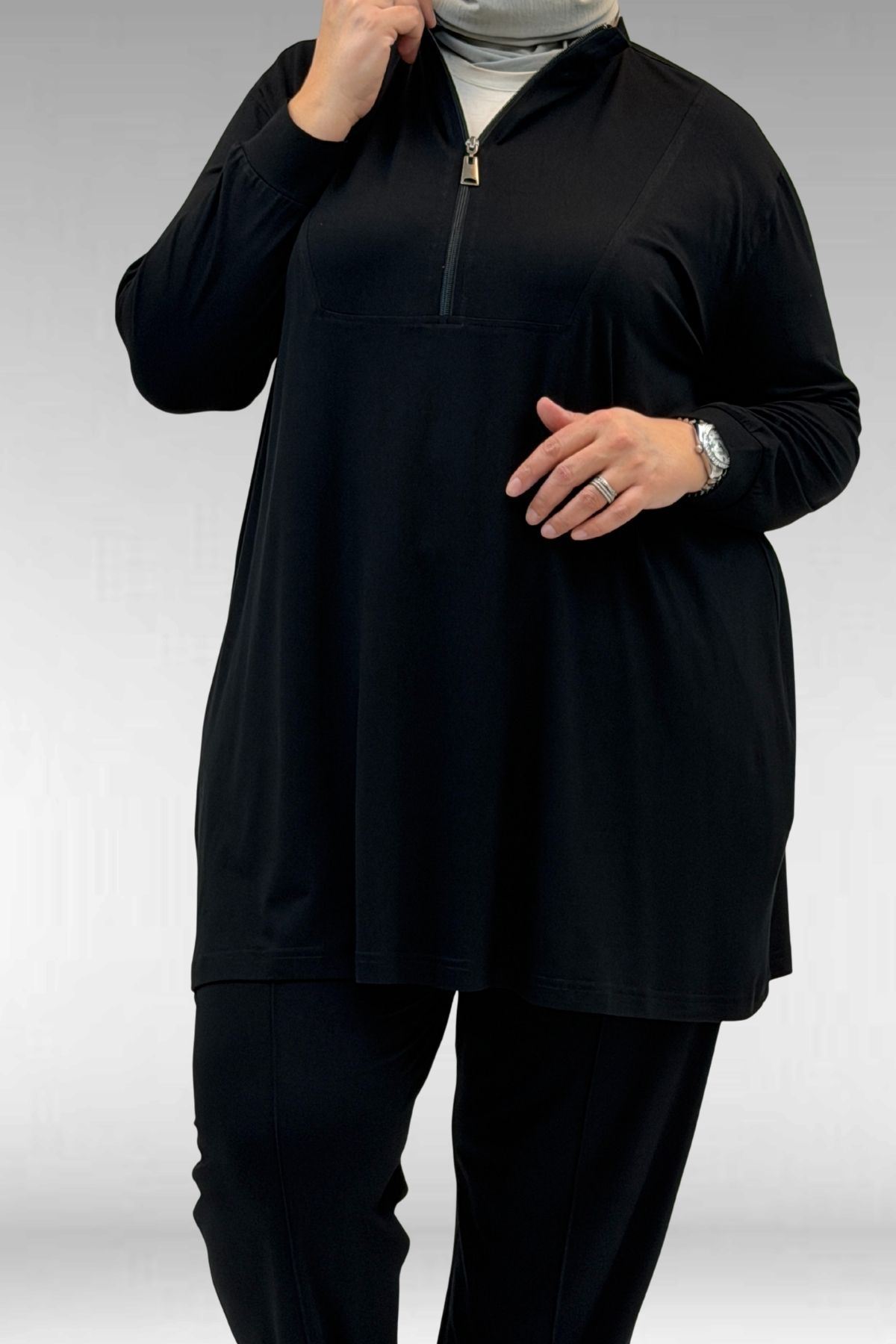 67014 Büyük Beden Parçalı Yakalı Fermuarlı Pantolonlu Penye Takım - Siyah