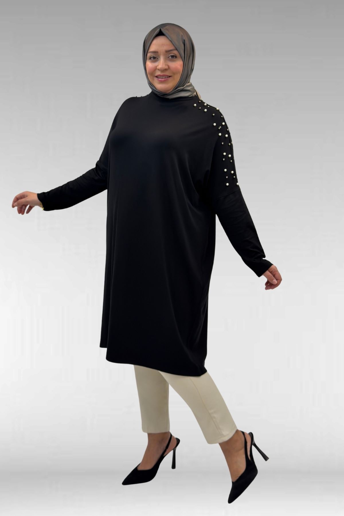 68012 Büyük Beden Omuzları Taş Detaylı Penye Tunik - Siyah