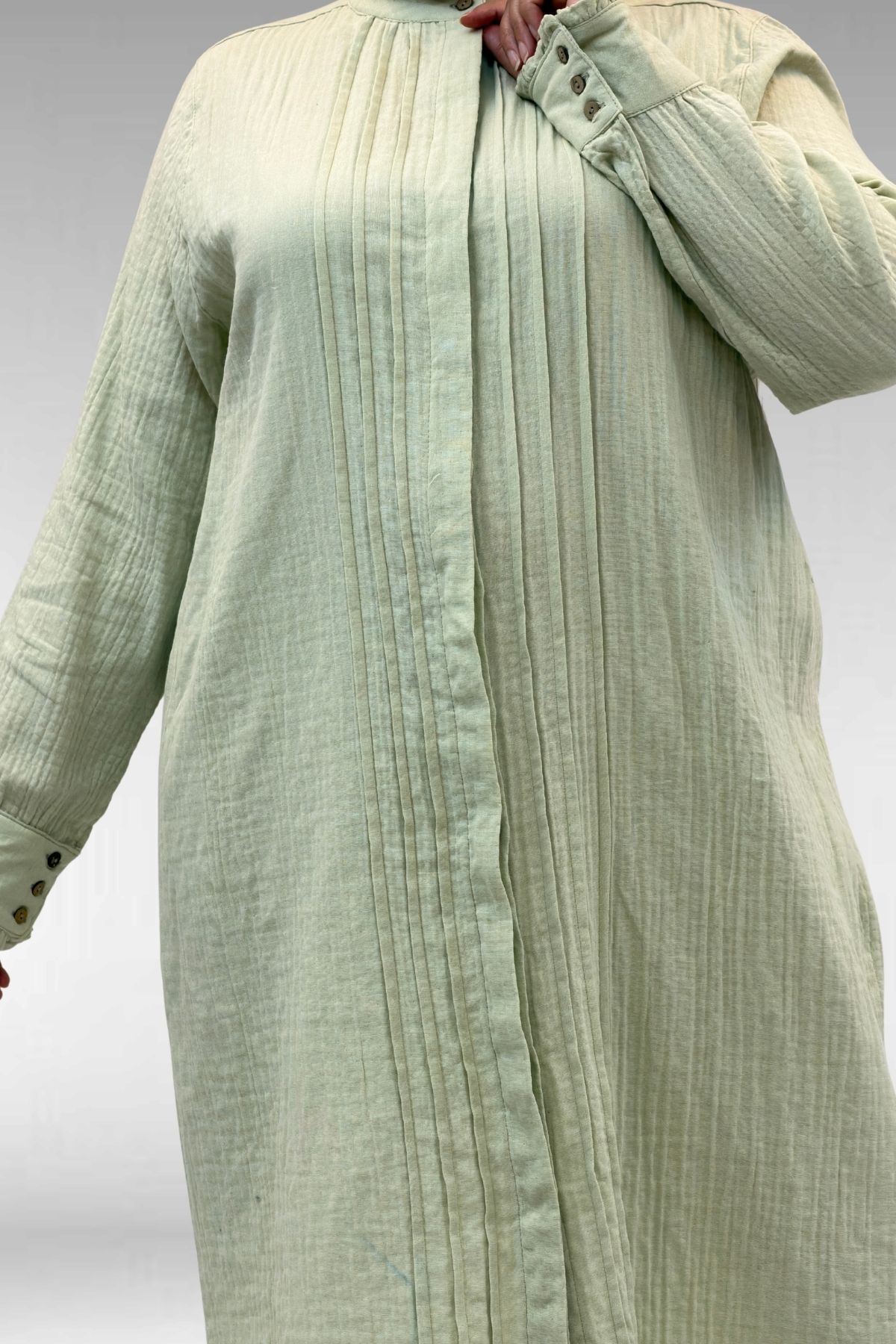 68022 Büyük Beden Boydan Pile Detaylı Müslin Gömlek - Su Yeşili