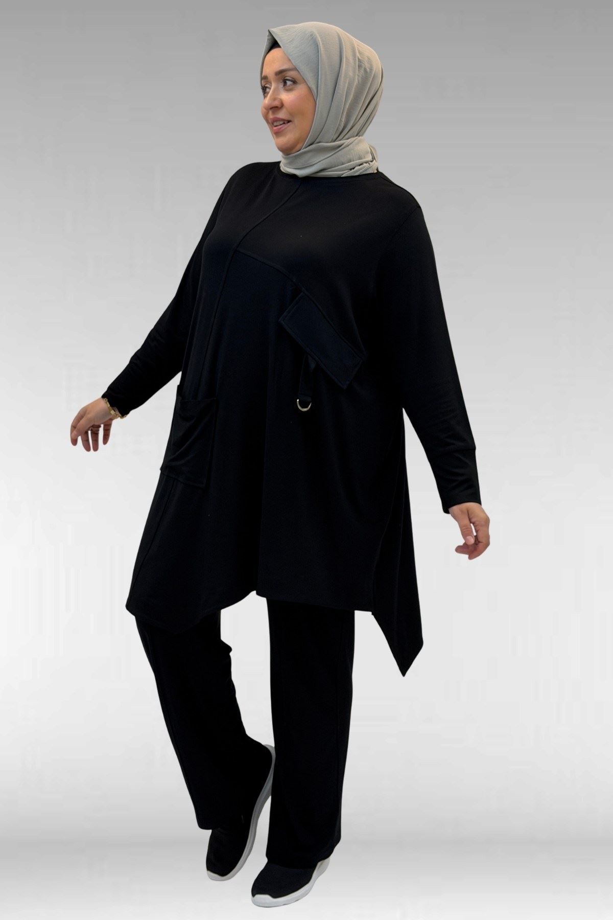 67040 Büyük Beden Cep Kapak Modelli D Halka Detaylı Penye Pantolonlu Takım - Siyah