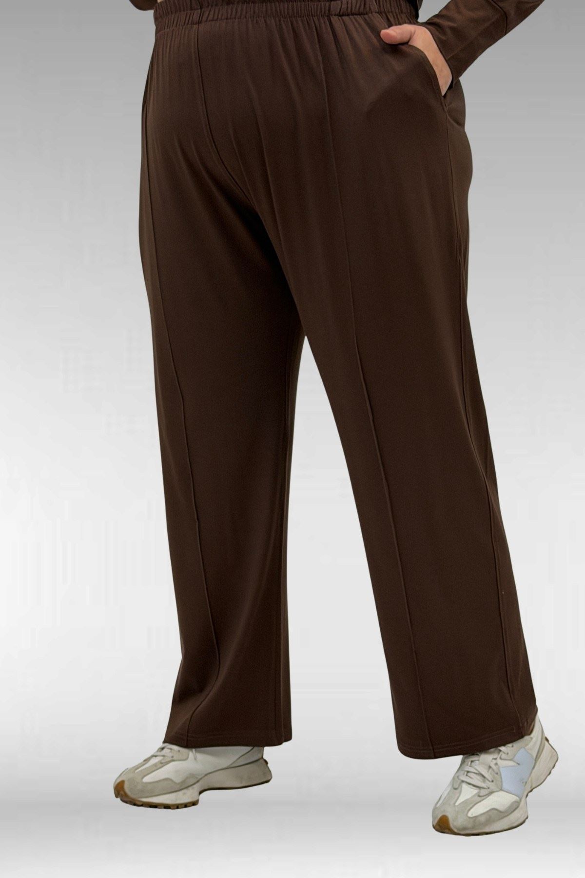 67040 Büyük Beden Cep Kapak Modelli D Halka Detaylı Penye Pantolonlu Takım - Kahve