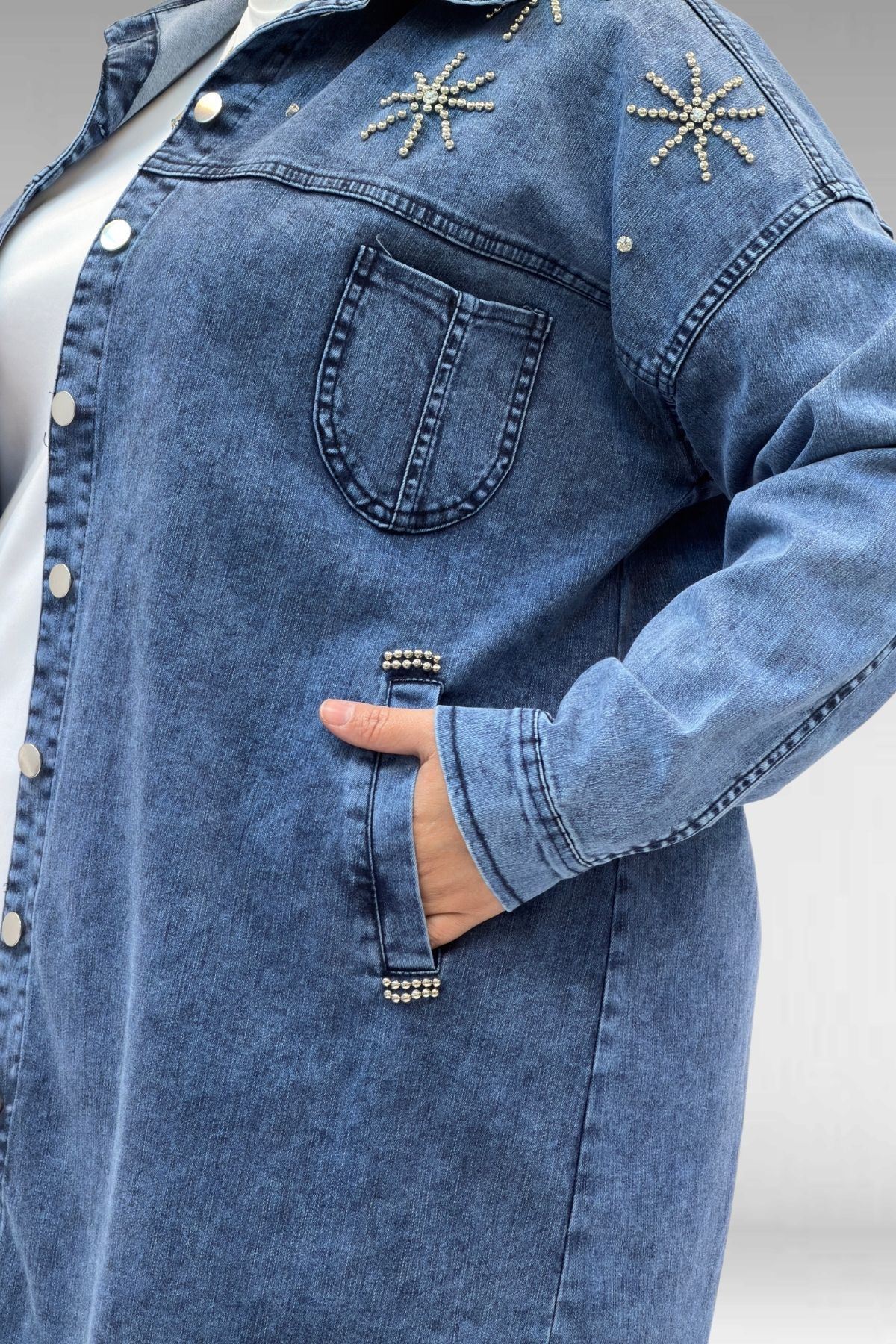 53022 Büyük Beden Yıldız İnci Çakma Detaylı Kot Ceket - Mavi