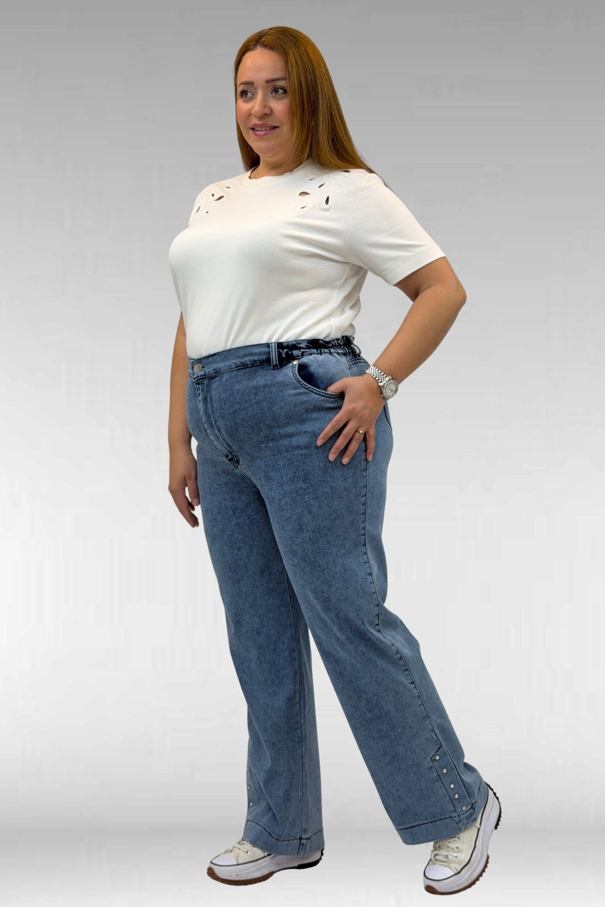 59024 Büyük Beden Paçasında Taş Detaylı Kot Pantolon - Açık Mavi