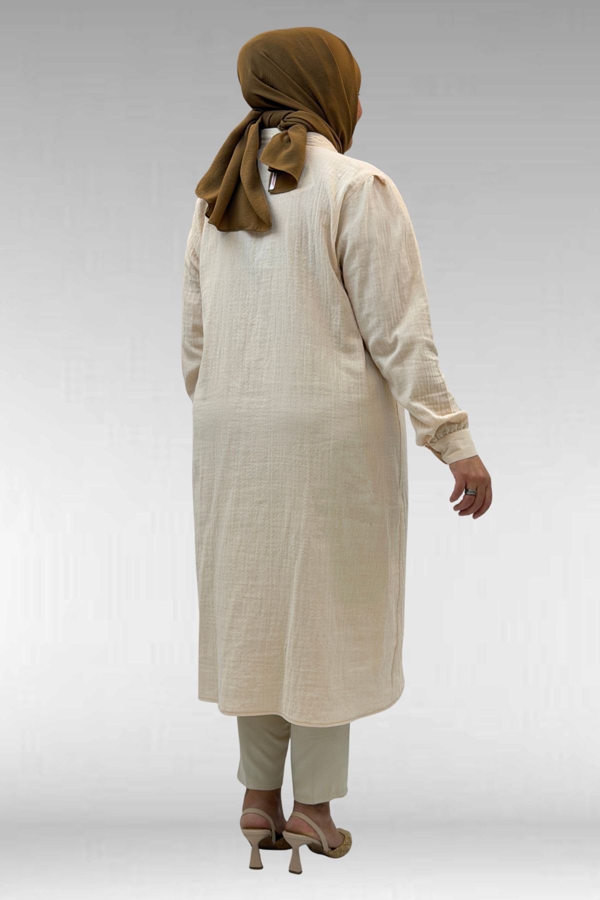 68021 Büyük Beden Düğme Detaylı Müslin Gömlek - Krem