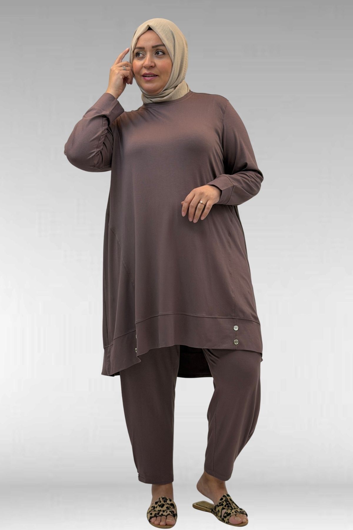 67041 Büyük Beden Düğme Detaylı Penye Pantolonlu Takım - Vizon