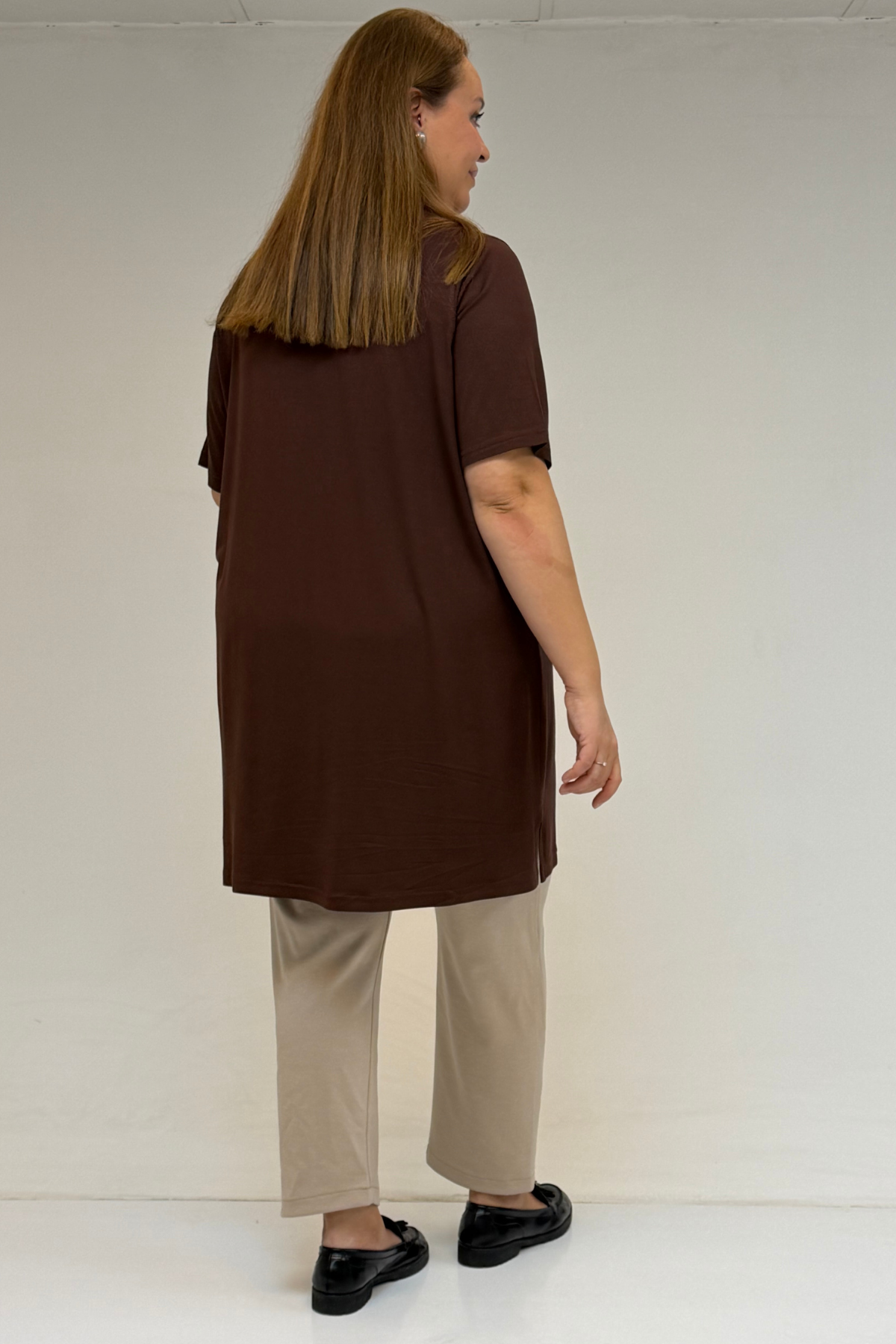 58507 Büyük Beden Yakası Biyeli Penye Tişört - Kahve