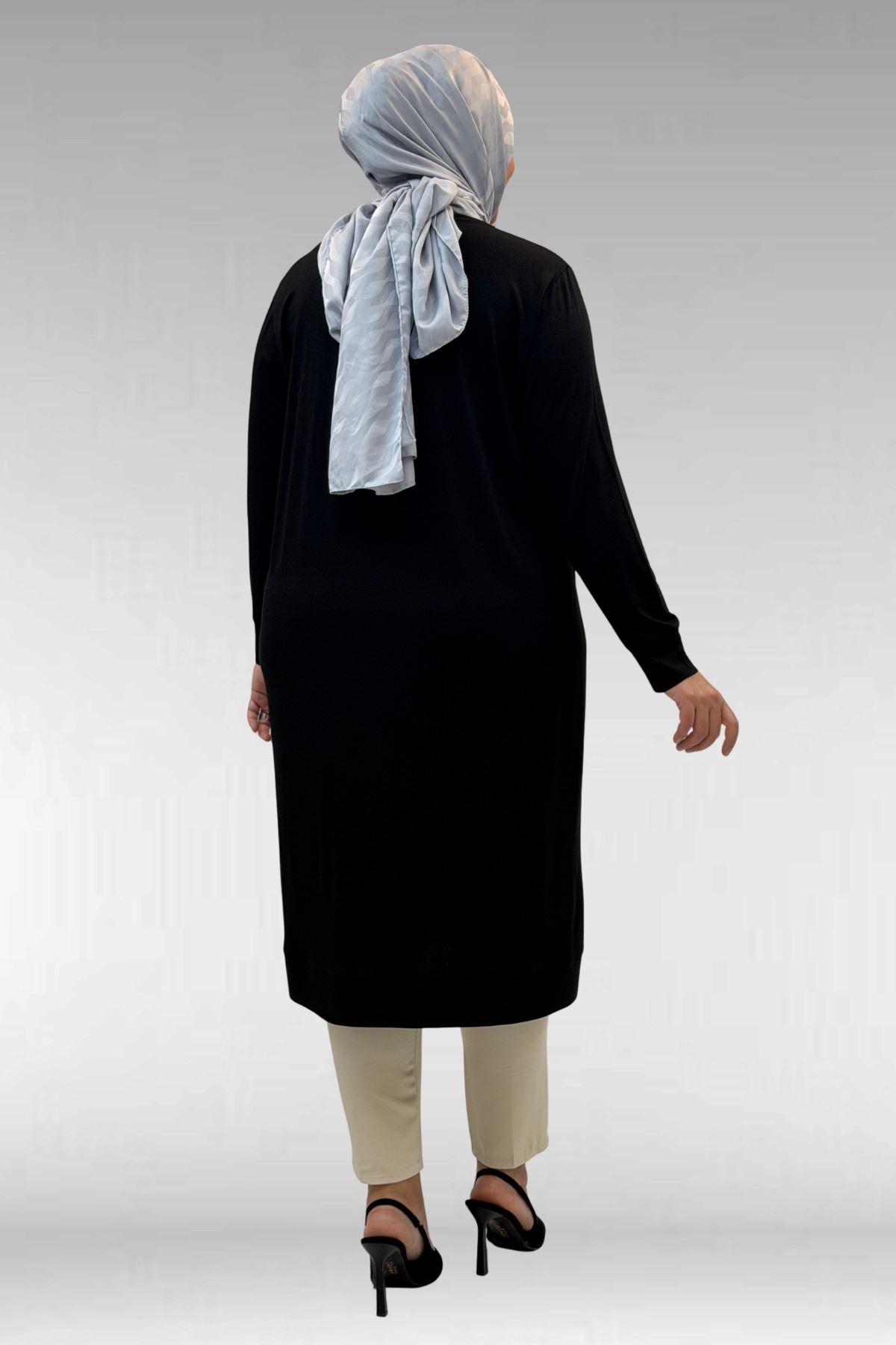 68036 Büyük Beden Önü Parçalı Taş Detaylı Penye Tunik - Siyah