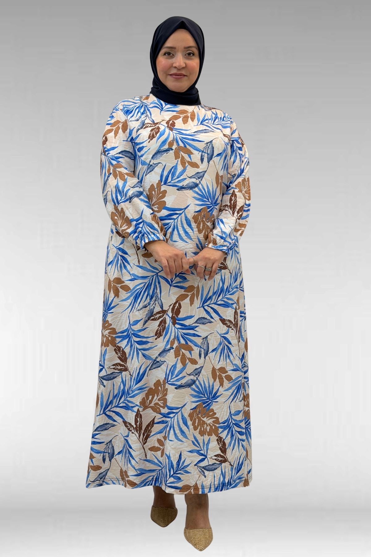 62007 Büyük Beden Kolu Lastikli Elbise - Yaprak Desen Vizon