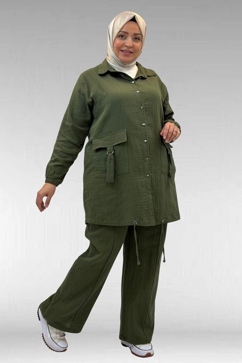 67015 Büyük Beden Cepleri D Toka Detaylı Müslin Pantolonlu Takım - Haki