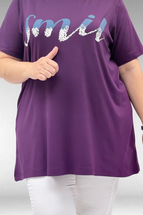 68503 Büyük Beden Yakası Biyeli Baskılı Penye Tişört - Mürdüm